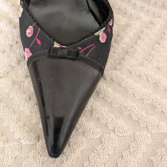 Black pumps with pink flower design; size 7 - Picture 2 of 3